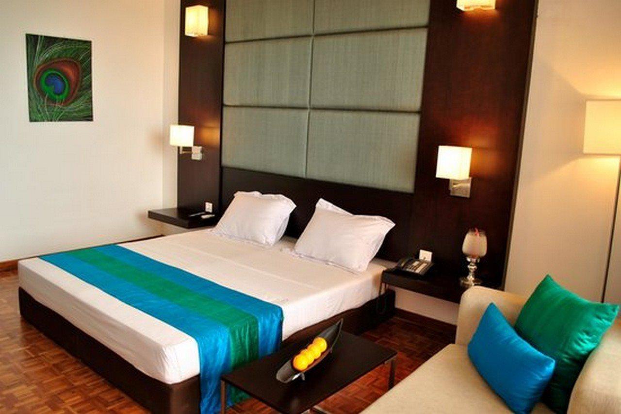 Peacock Beach Hotel Хамбантота Экстерьер фото