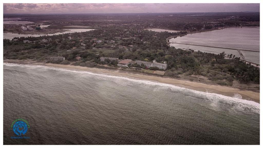 Peacock Beach Hotel Хамбантота Экстерьер фото
