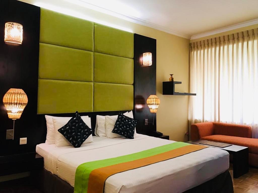 Peacock Beach Hotel Хамбантота Экстерьер фото
